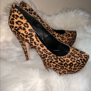 Dolce Vita Devon Leopard Platform Pumps
